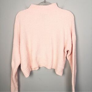 FOREVER 21 | Soft Peach Mock Neck Cropped Sweater Women’s Size Small